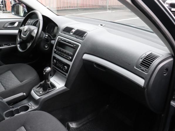 Skoda Octavia II (A5) Рестайлинг с пробегом 2011 года, цена 840 000 рублей, 199979 км, лифтбек, Автокод Объявления