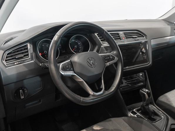 Volkswagen Tiguan II Рестайлинг с пробегом 2021 года, цена 2 797 600 рублей, 55707 км, внедорожник, Автокод Объявления