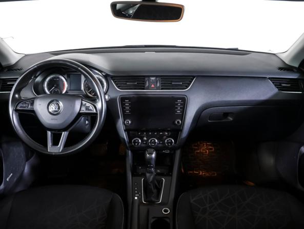 Skoda Octavia III (A7) Рестайлинг с пробегом 2020 года, цена 1 785 000 рублей, 174427 км, лифтбек, Автокод Объявления