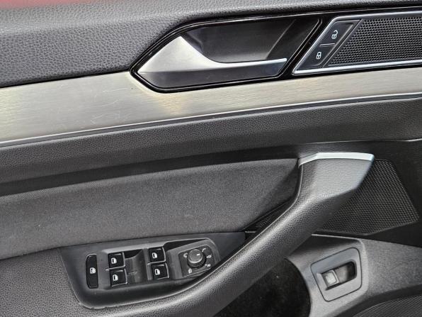 Volkswagen Passat B8 с пробегом 2019 года, цена 1 949 000 рублей, 155194 км, седан, Автокод Объявления