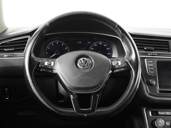 Volkswagen Tiguan II с пробегом 2017 года, цена 1 987 200 рублей, 180585 км, внедорожник, Автокод Объявления