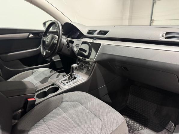 Volkswagen Passat B7 с пробегом 2012 года, цена 1 072 923 рубля, 227601 км, седан, Автокод Объявления