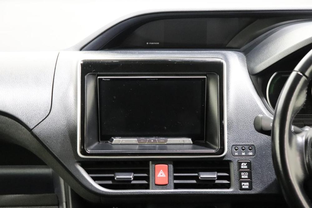 Toyota Voxy III (R80) Иркутск  - изображение 17