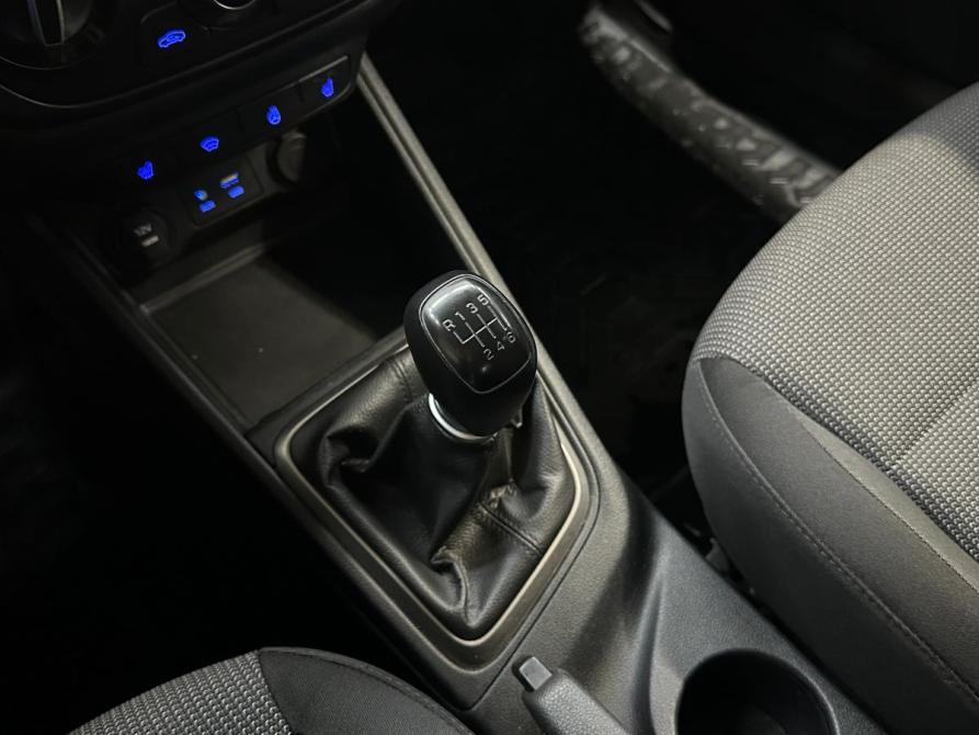 Hyundai Solaris II Санкт-Петербург  - изображение 18