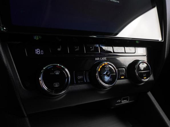 Skoda Octavia III (A7) Рестайлинг с пробегом 2019 года, цена 2 170 000 рублей, 83176 км, лифтбек, Автокод Объявления