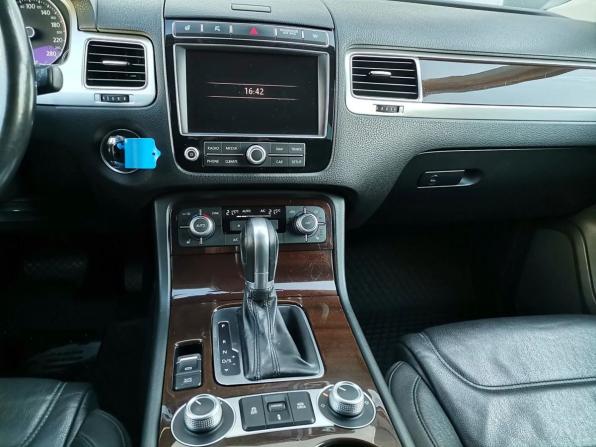 Volkswagen Touareg II Рестайлинг с пробегом 2015 года, цена 2 399 000 рублей, 252623 км, внедорожник, Автокод Объявления