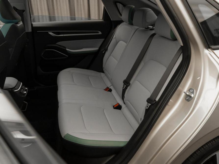 Geely Emgrand II Москва  - изображение 13