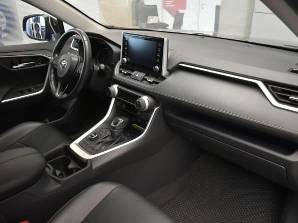 Toyota RAV4 V (XA50) с пробегом 2020 года, цена 3 290 000 рублей, 111313 км, внедорожник, Автокод Объявления