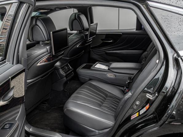 Lexus LS V с пробегом 2018 года, цена 5 950 000 рублей, 103761 км, седан, Автокод Объявления