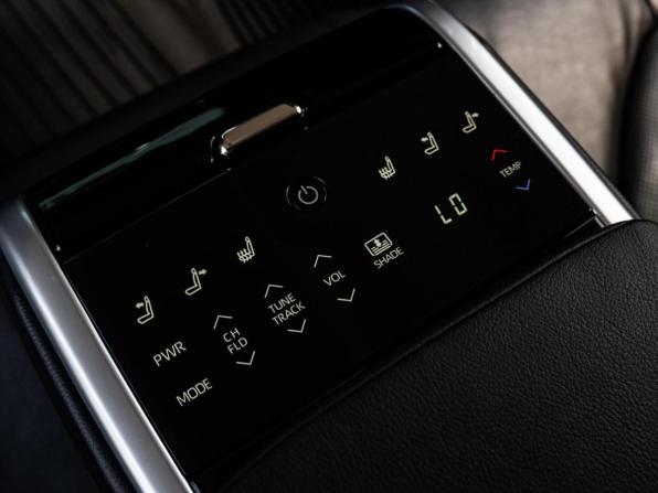 Toyota Camry VII (XV50) Рестайлинг 2 с пробегом 2018 года, цена 2 785 000 рублей, 169511 км, седан, Автокод Объявления