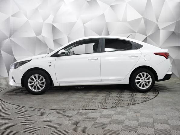 Hyundai Solaris II Рестайлинг с пробегом 2021 года, цена 1 354 000 рублей, 146000 км, седан, Автокод Объявления