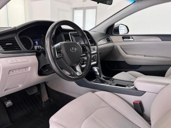 Hyundai Sonata VII (LF) Рестайлинг с пробегом 2017 года, цена 1 680 000 рублей, 189814 км, седан, Автокод Объявления