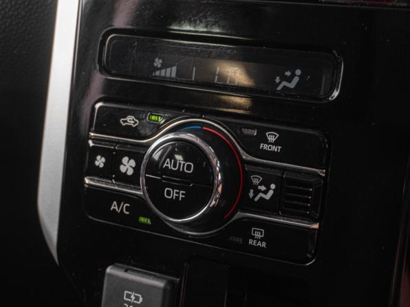 Toyota Roomy I Рестайлинг с пробегом 2021 года, цена 1 399 000 рублей, 104774 км, микровэн, Автокод Объявления