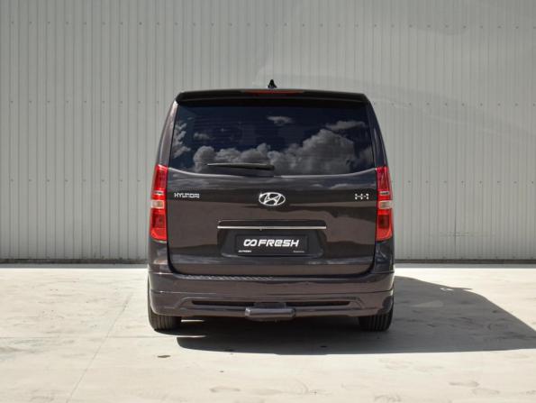 Hyundai H-1 II Рестайлинг 2 с пробегом 2019 года, цена 2 750 000 рублей, 322989 км, минивэн, Автокод Объявления
