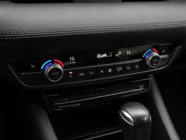 Mazda 6 III (GJ) Рестайлинг 2 с пробегом 2021 года, цена 2 592 070 рублей, 91939 км, седан, Автокод Объявления