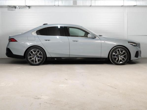BMW 5 серии VIII (G60/G61/G68) с пробегом 2023 года, цена 6 837 000 рублей, 38765 км, седан, Автокод Объявления