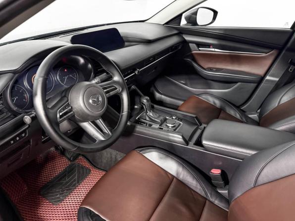 Mazda 3 IV (BP) с пробегом 2021 года, цена 1 690 000 рублей, 45000 км, седан, Автокод Объявления