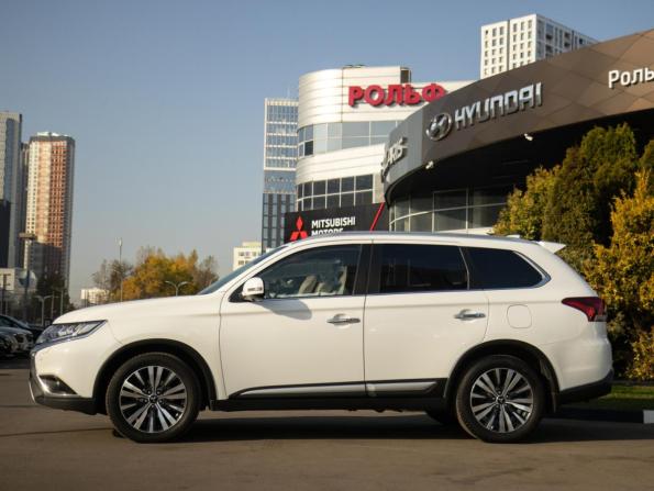 Mitsubishi Outlander III Рестайлинг 3 с пробегом 2020 года, цена 2 648 000 рублей, 166820 км, внедорожник, Автокод Объявления