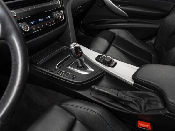 BMW 3 серии VI (F3x) Рестайлинг с пробегом 2018 года, цена 2 660 000 рублей, 133690 км, седан, Автокод Объявления