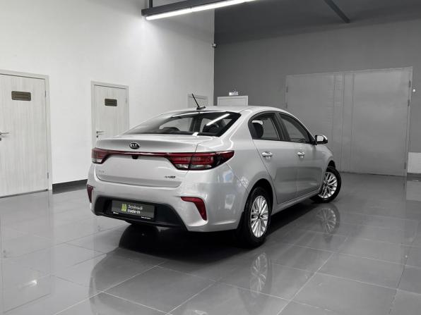Kia Rio IV с пробегом 2018 года, цена 1 345 000 рублей, 83947 км, седан, Автокод Объявления