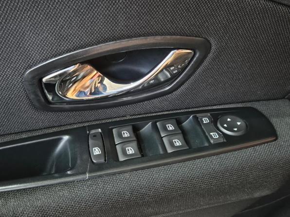 Renault Fluence I Рестайлинг с пробегом 2014 года, цена 825 000 рублей, 162223 км, седан, Автокод Объявления