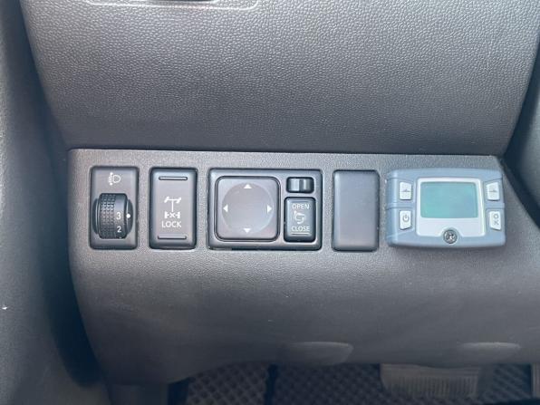 Nissan Navara (Frontier) III (D40) Рестайлинг с пробегом 2012 года, цена 1 399 000 рублей, 295055 км, offers.body_type.unknown, Автокод Объявления