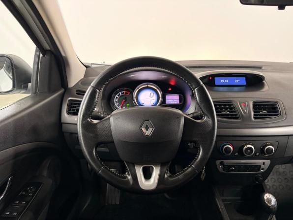 Renault Fluence I Рестайлинг с пробегом 2013 года, цена 690 000 рублей, 207979 км, седан, Автокод Объявления