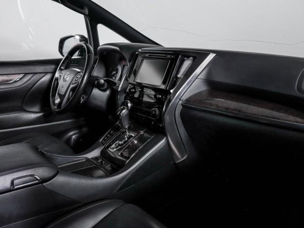 Toyota Alphard III Рестайлинг с пробегом 2019 года, цена 4 740 000 рублей, 180000 км, минивэн, Автокод Объявления
