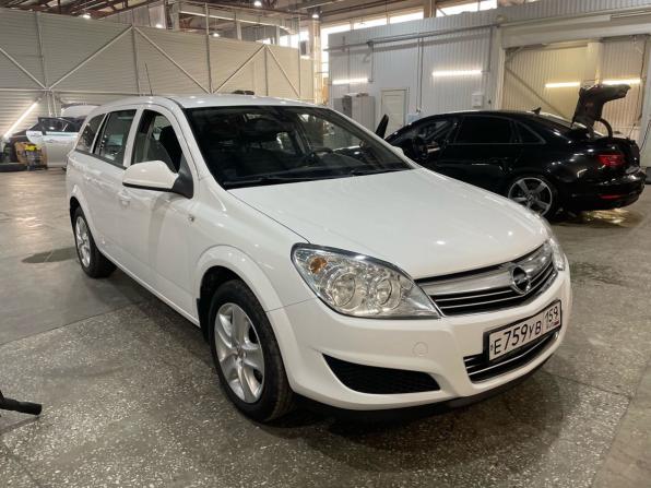 Opel Astra H Рестайлинг с пробегом 2013 года, цена 699 000 рублей, 96880 км, универсал, Автокод Объявления