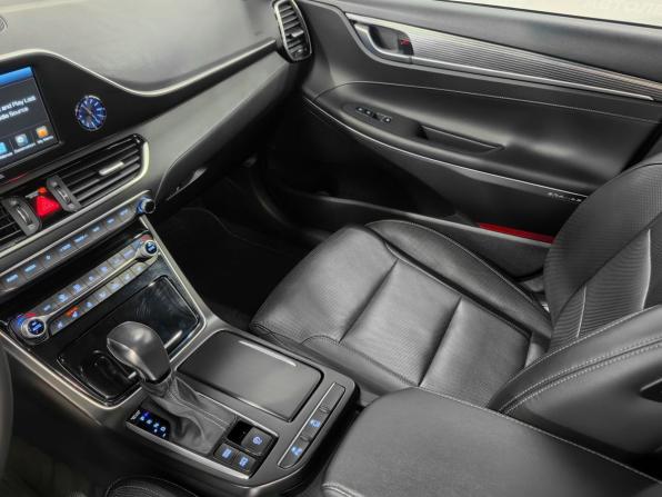 Hyundai Grandeur VI с пробегом 2018 года, цена 2 220 000 рублей, 170000 км, седан, Автокод Объявления