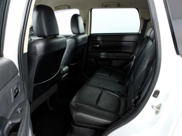 Mitsubishi Outlander III Рестайлинг 2 с пробегом 2015 года, цена 1 348 000 рублей, 238094 км, внедорожник, Автокод Объявления