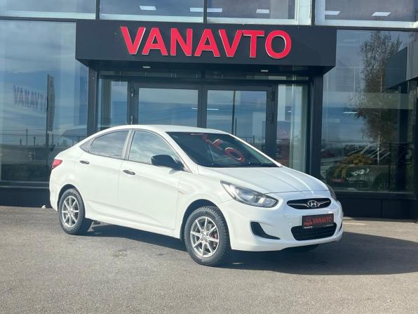 Hyundai Solaris I с пробегом 2013 года, цена 795 000 рублей, 176384 км, седан, Автокод Объявления