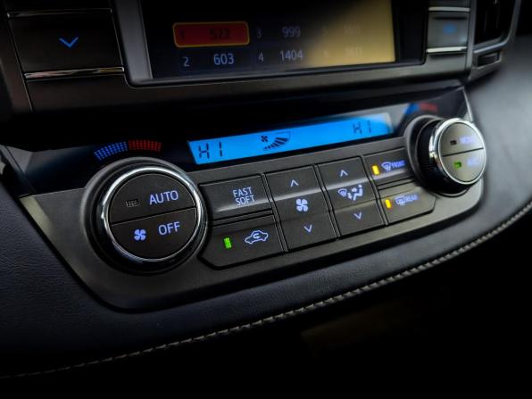 Toyota RAV4 IV (XA40) с пробегом 2013 года, цена 1 990 000 рублей, 137465 км, внедорожник, Автокод Объявления