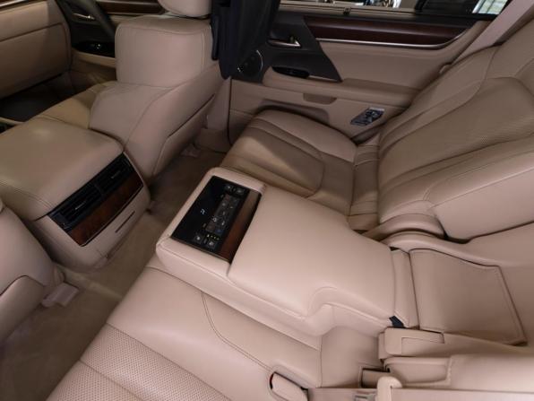 Lexus LX III Рестайлинг 2 с пробегом 2016 года, цена 6 400 000 рублей, 173896 км, внедорожник, Автокод Объявления