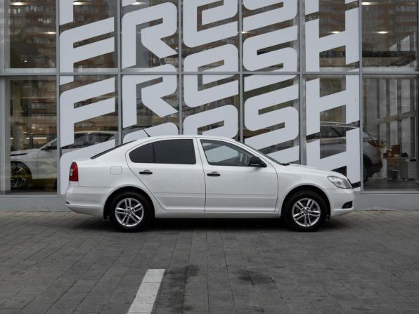 Skoda Octavia II (A5) Рестайлинг с пробегом 2011 года, цена 999 000 рублей, 221375 км, лифтбек, Автокод Объявления