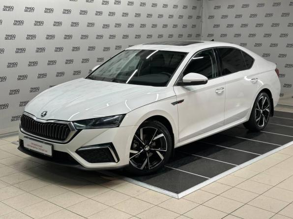 Skoda Octavia IV (A8) с пробегом 2022 года, цена 2 111 500 рублей, 57424 км, лифтбек, Автокод Объявления