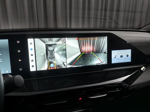 Livan S6 Pro с пробегом 2023 года, цена 1 655 000 рублей, 5004 км, седан, Автокод Объявления