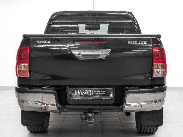 Toyota Hilux VIII с пробегом 2017 года, цена 3 380 000 рублей, 247439 км, offers.body_type.unknown, Автокод Объявления