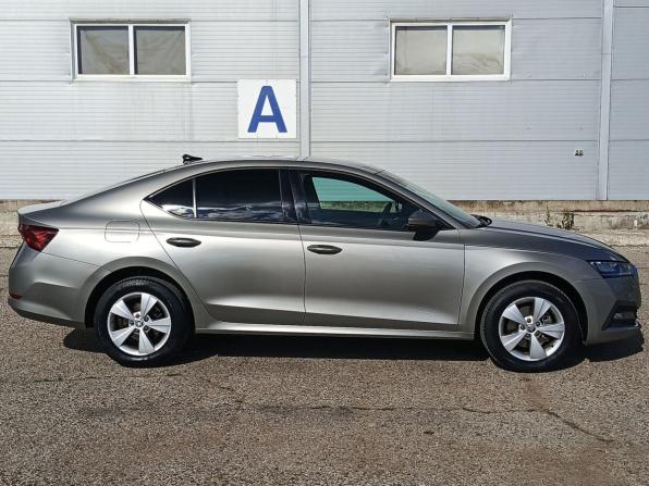 Skoda Octavia IV (A8) с пробегом 2021 года, цена 2 450 000 рублей, 53643 км, лифтбек, Автокод Объявления