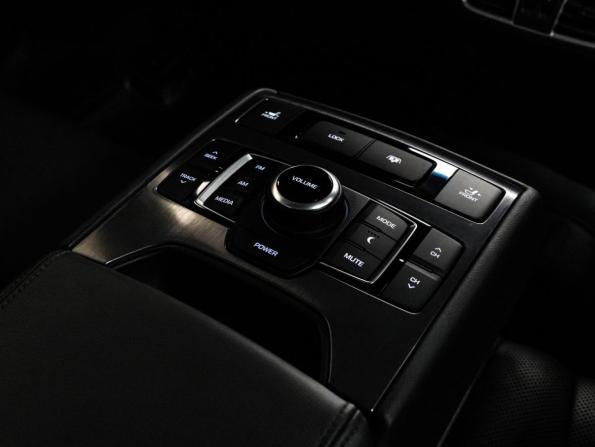 Hyundai Genesis II с пробегом 2016 года, цена 1 999 000 рублей, 105682 км, седан, Автокод Объявления