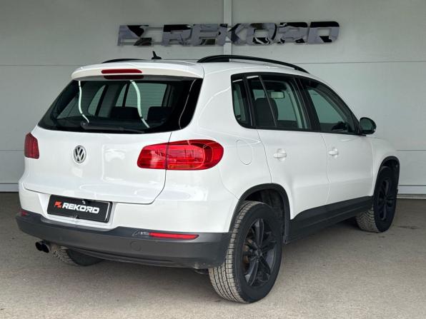 Volkswagen Tiguan I Рестайлинг с пробегом 2012 года, цена 1 059 000 рублей, 243642 км, внедорожник, Автокод Объявления