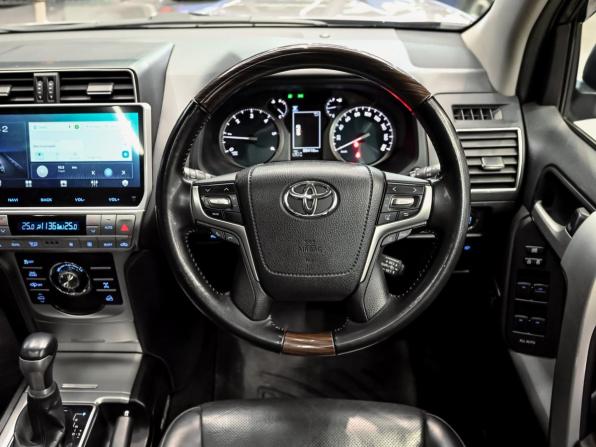 Toyota Land Cruiser Prado 150 Series Рестайлинг 2 с пробегом 2019 года, цена 5 200 000 рублей, 88414 км, внедорожник, Автокод Объявления