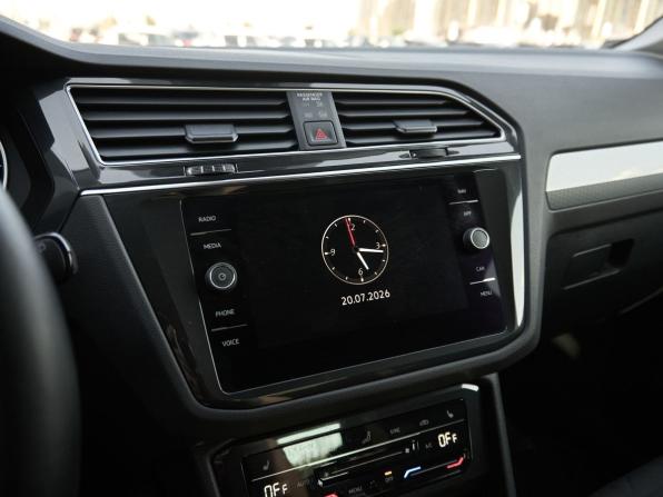 Volkswagen Tiguan II Рестайлинг с пробегом 2021 года, цена 2 638 000 рублей, 112845 км, внедорожник, Автокод Объявления