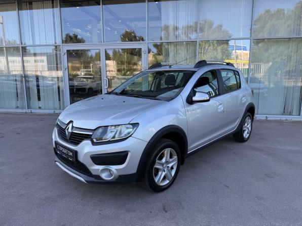 Renault Sandero II с пробегом 2017 года, цена 985 000 рублей, 167276 км, хэтчбек, Автокод Объявления
