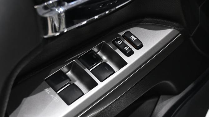 Toyota Land Cruiser 200 Series Рестайлинг 1 с пробегом 2015 года, цена 6 800 000 рублей, 48600 км, внедорожник, Автокод Объявления