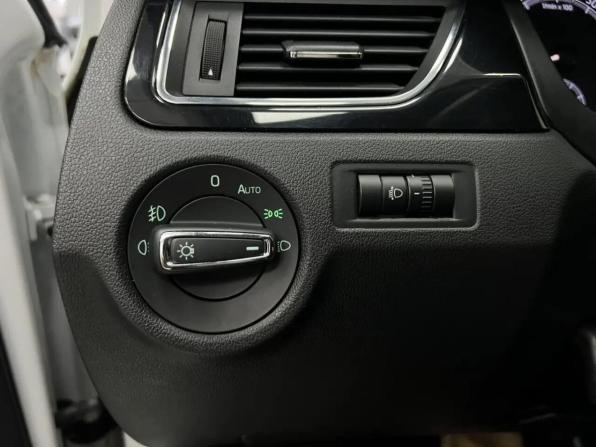Skoda Rapid I Рестайлинг с пробегом 2017 года, цена 1 050 000 рублей, 169000 км, лифтбек, Автокод Объявления