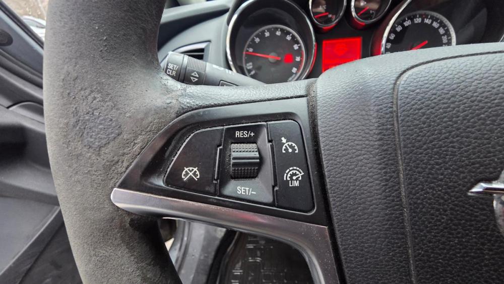 Opel Astra J Рестайлинг Санкт-Петербург  - изображение 8