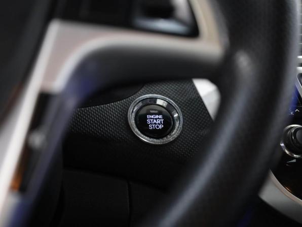Hyundai Solaris I с пробегом 2012 года, цена 879 000 рублей, 147697 км, хэтчбек, Автокод Объявления