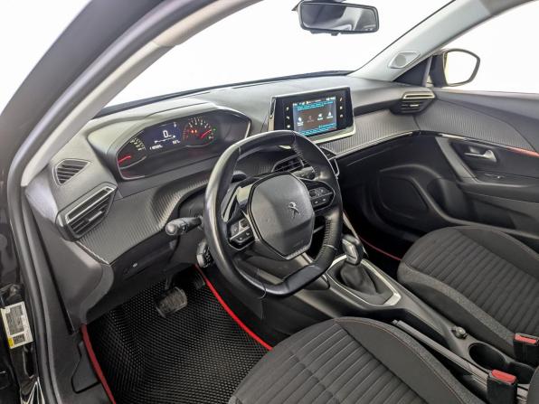 Peugeot 2008 II с пробегом 2021 года, цена 1 770 000 рублей, 118589 км, внедорожник, Автокод Объявления