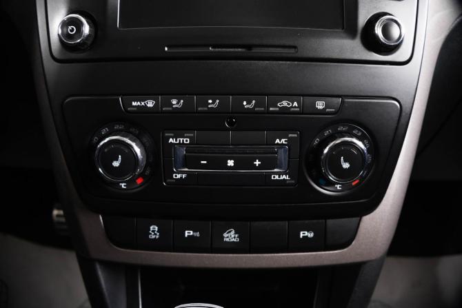 Skoda Yeti I Рестайлинг с пробегом 2014 года, цена 1 399 000 рублей, 146000 км, внедорожник, Автокод Объявления